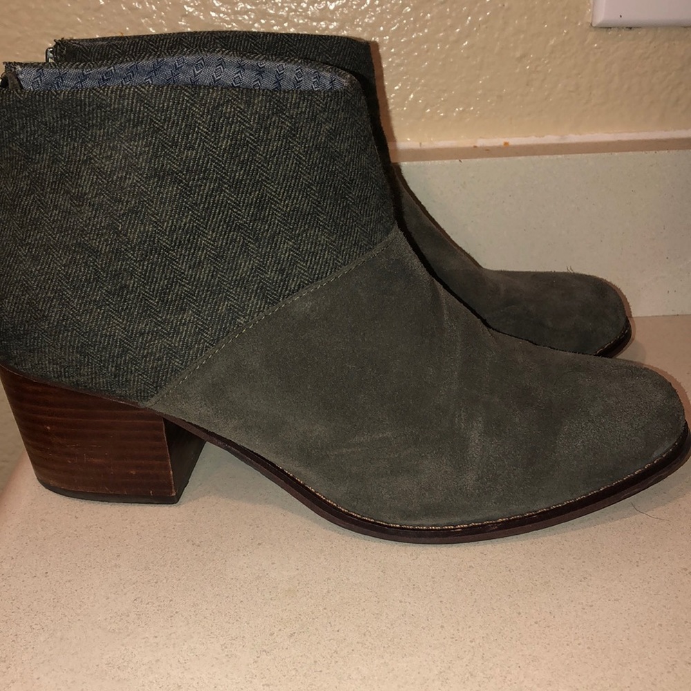 Toms Zip-up Booties